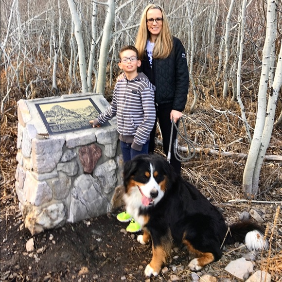 Meet your Posher, Laura Ann - Picture 3 of 13